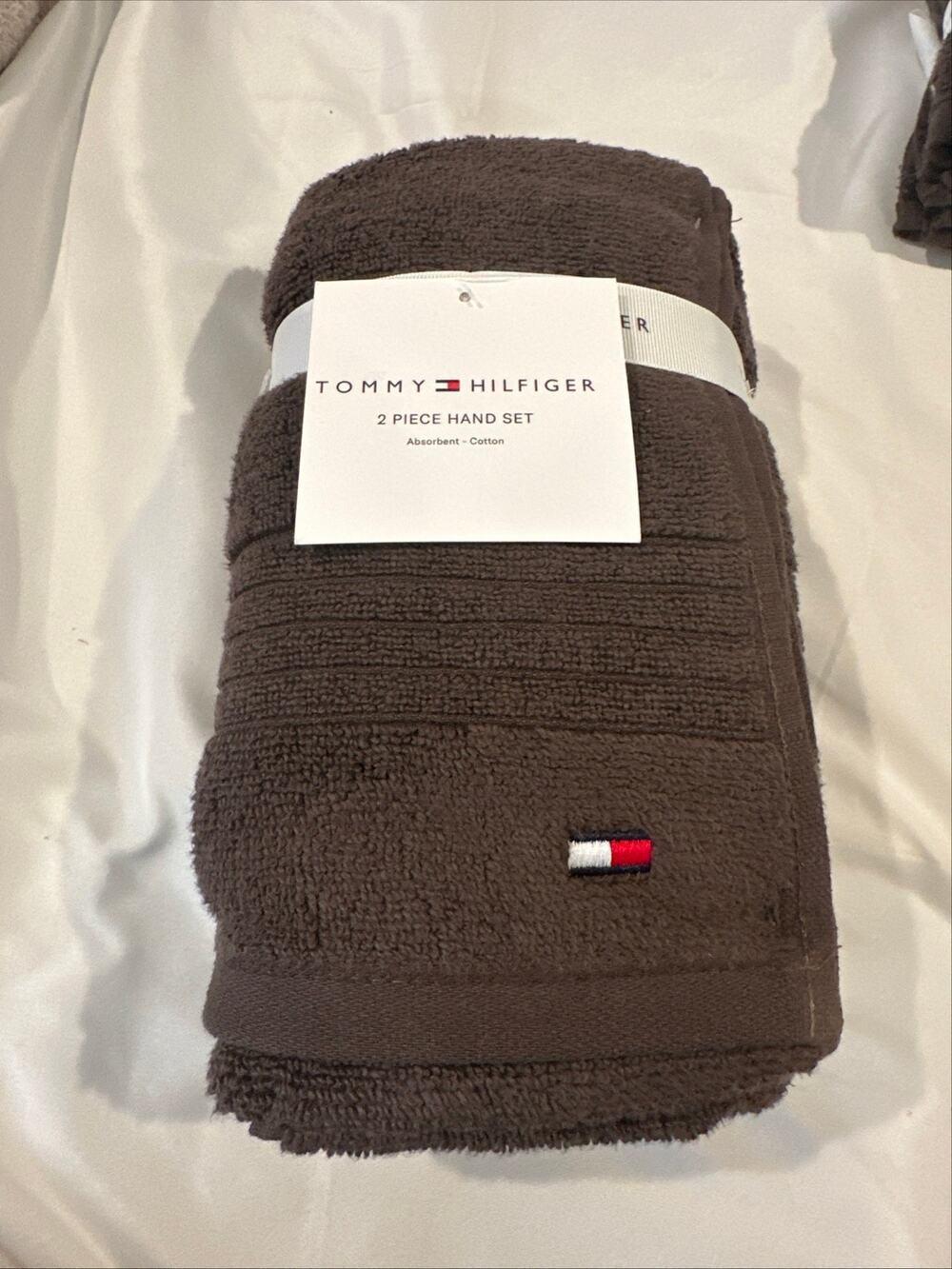 NWT Tommy Hilfiger hand towels, 16“ x 30“